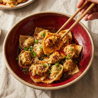 Chicken Wontons In Spicy Chili Sauce